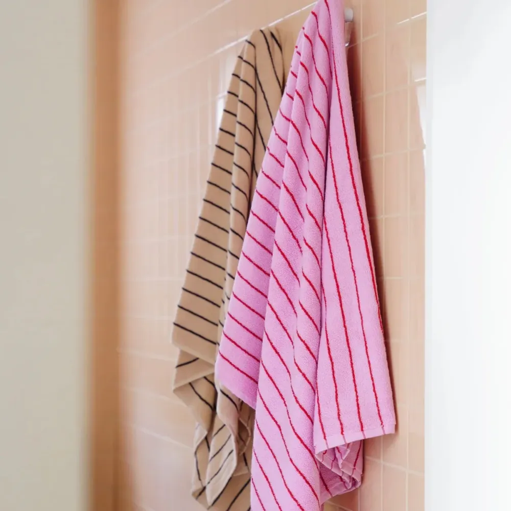 Badelaken BONGUSTA “Naram Baby Pink & Sky Patrol” | 100x150 cm | Sanfte Farbkombination