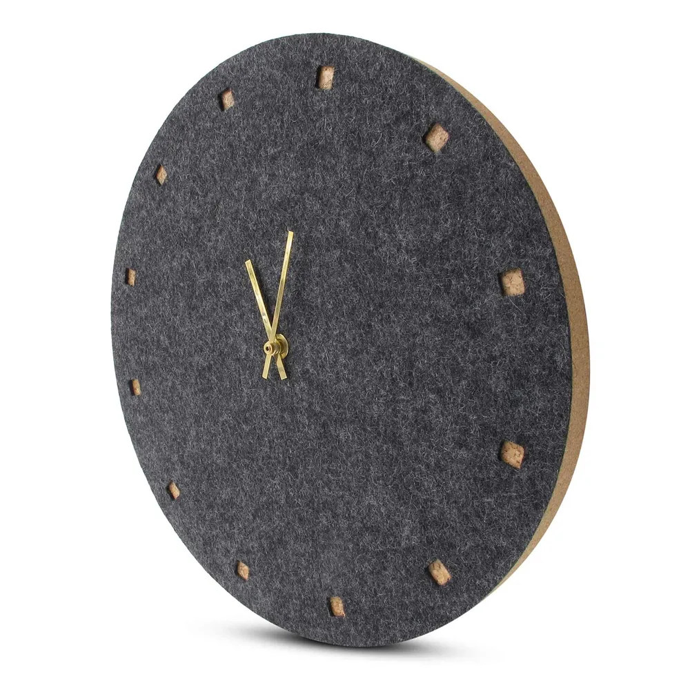 Wanduhr aus Filz und Kork 30 cm | anthrazit - gold | Design: Esbjerg