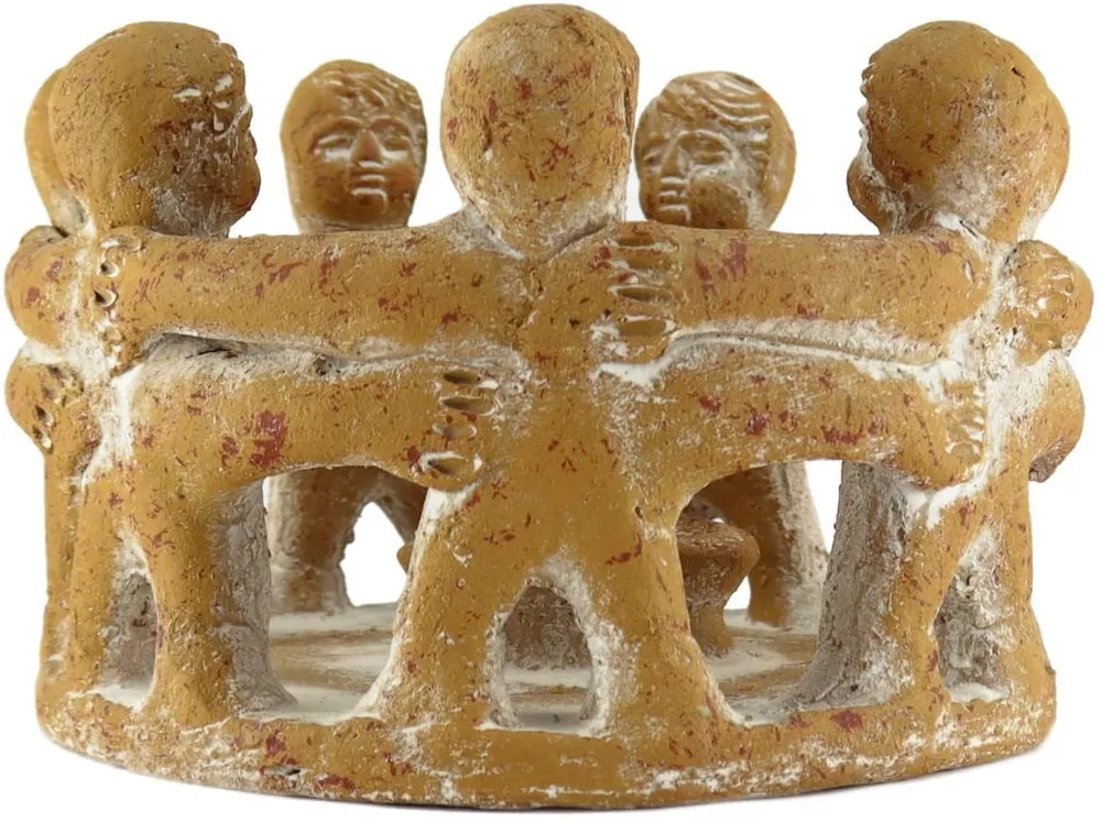 Freundeskreis – 7 Figuren aus Ton – Gelb