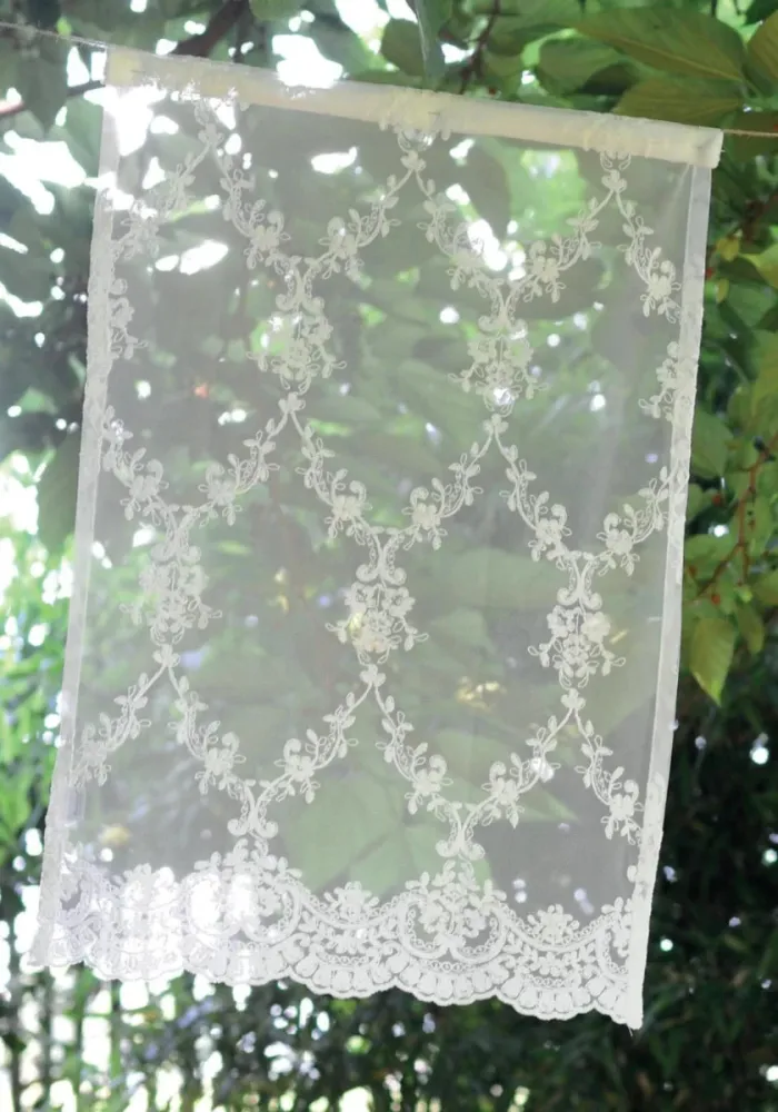 Pimlico – Gardine Amelia Off White mit Stickereien 50 x 70 cm
