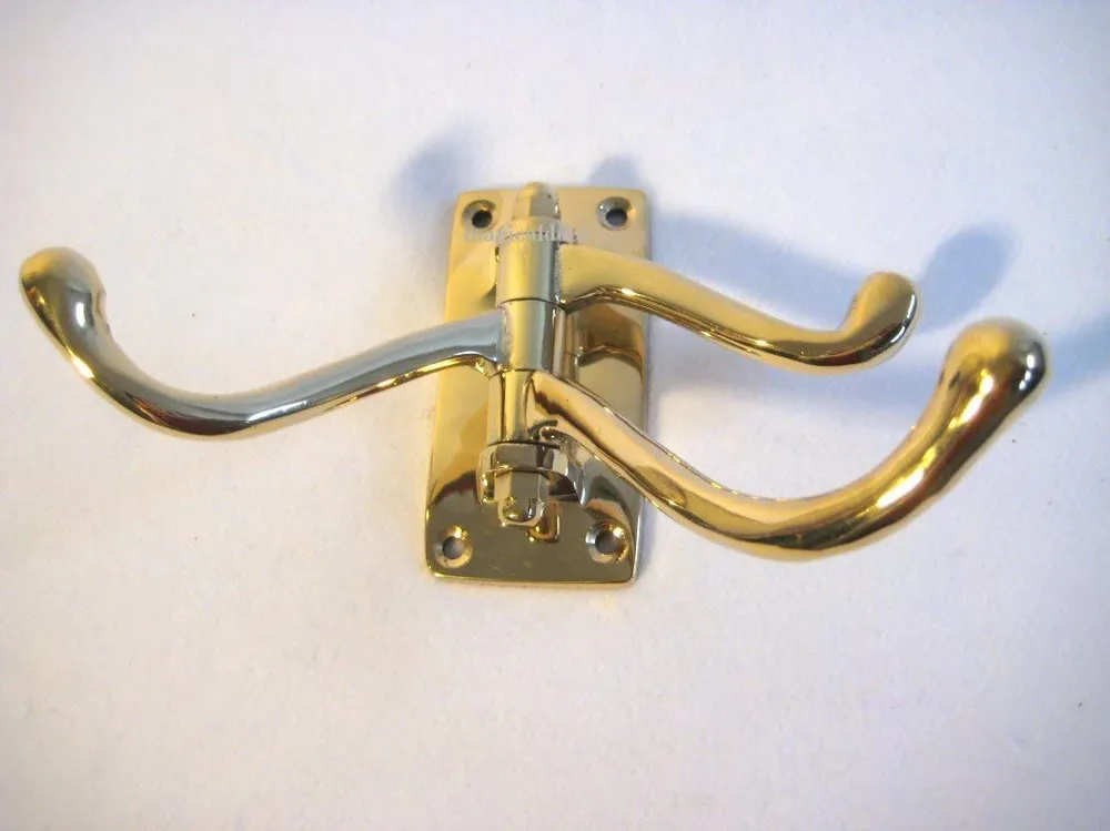 Wandhaken, schwenkbar 3armig aus Messing- massiv 235 g