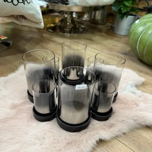 Eleganter Kerzenhalter mit acht Gläsern
