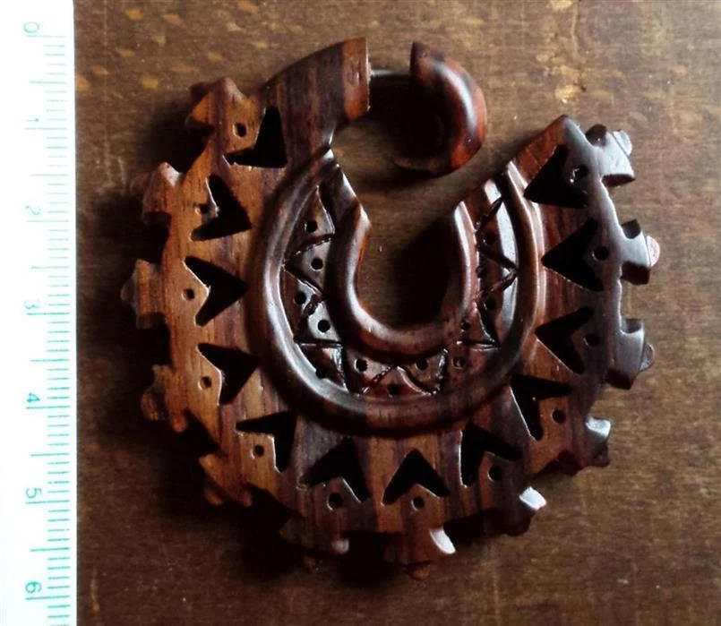 Fake Piercing Zackenrad Holz Edelstahl handgeschnitzt groß dunkelbraun Dehner