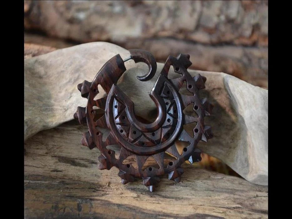 Fake Piercing Zackenrad Holz Edelstahl handgeschnitzt groß dunkelbraun Dehner