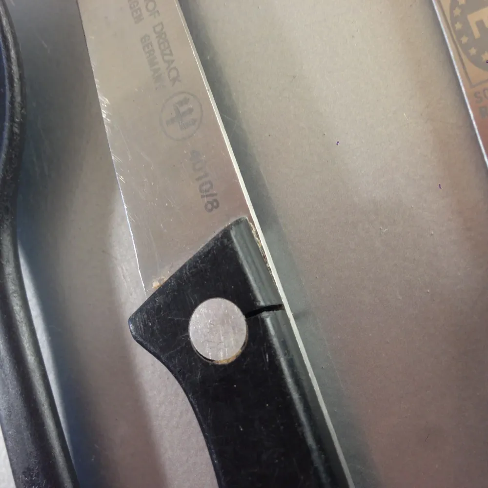 Küchenhelfer Konvolut Küchenmesser schwarz Salatbesteck Besteck Löffel