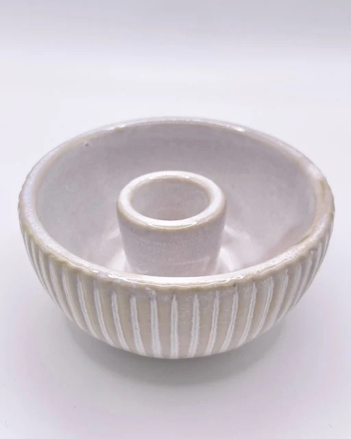 Kerzenhalter „Det Gamle Apotek“ – Skandinavisches Design aus Keramik (Ø 9 cm, Höhe 5 cm)