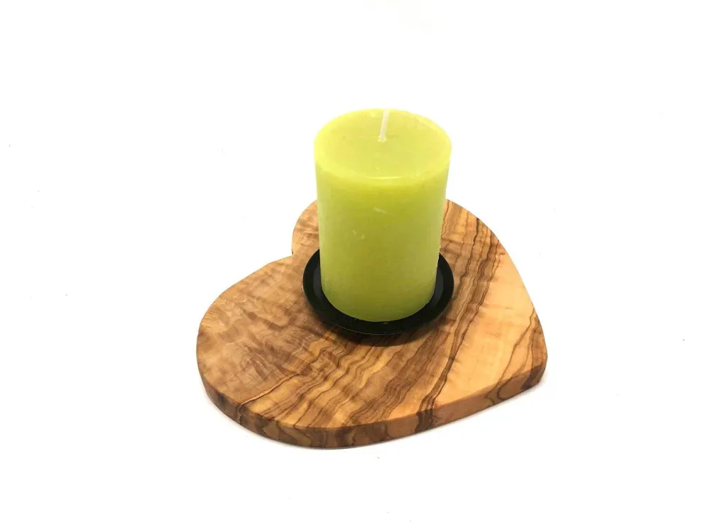 Kerzenhalter Herzform aus Olivenholz