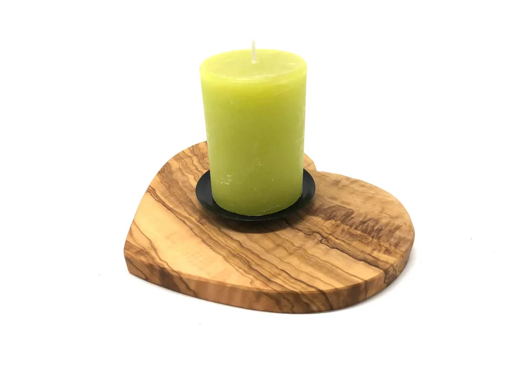 Kerzenhalter Herzform aus Olivenholz