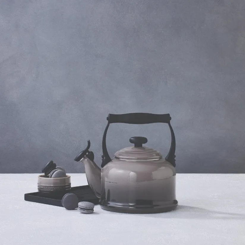 LeCreuset - Tradition Pfeifkessel Flint 2,1l