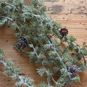 Lärchenranke mit Zapfen und Eis LANG