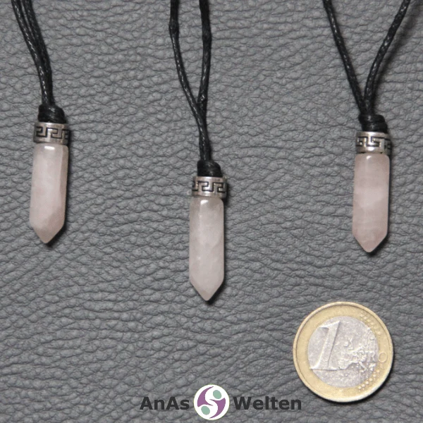 Rosenquarz Stift-Anhänger klein mit Kette