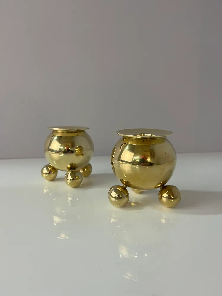Set: 2x Kugel Kerzenständer Messing von Gusums Bruk
