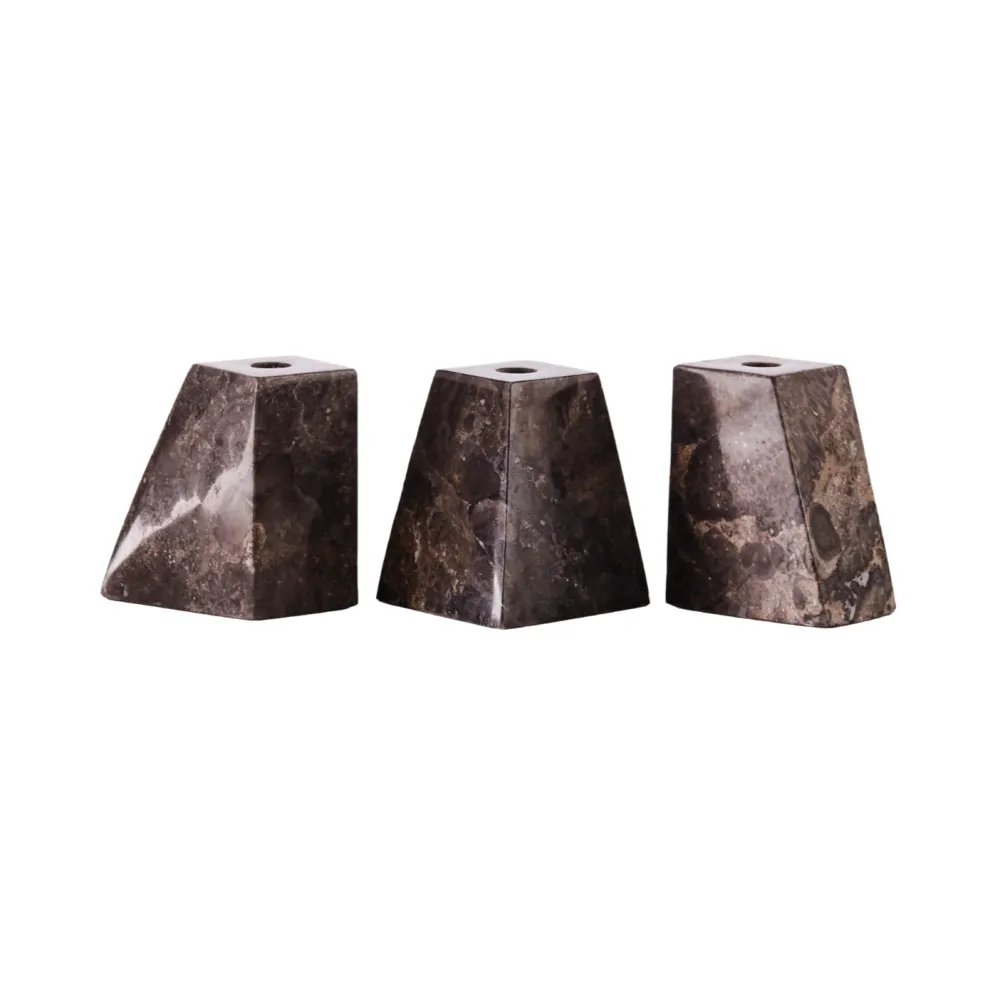Set von Kerzenhaltern PYRAMID grauer Marmor