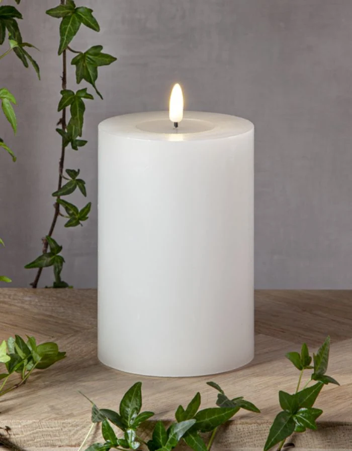 Stumpenkerze LED Flamme Flow Big 10x17,5cm I Weiß