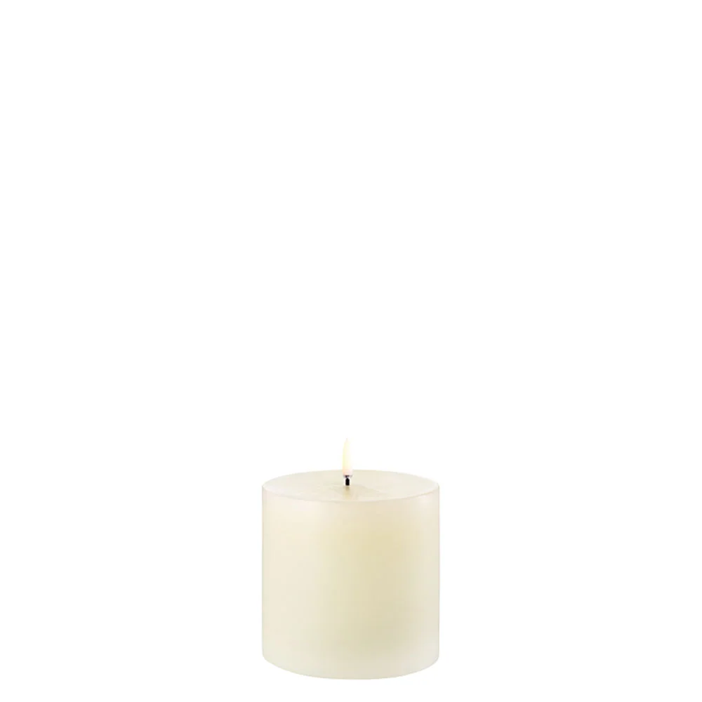 Uyuni LED Stumpenkerze, Ivory, 10,1 x 10,1 cm