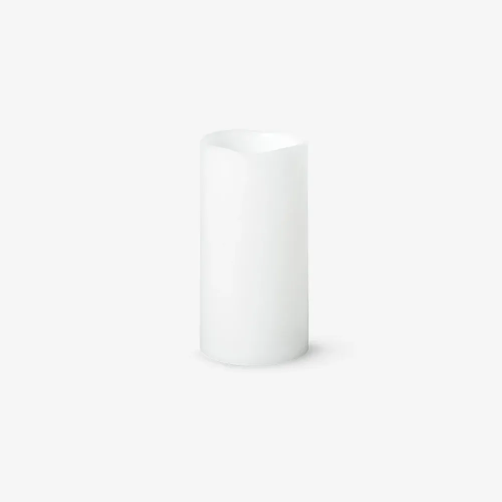 Weiße LED-Stumpenkerze - 15 cm