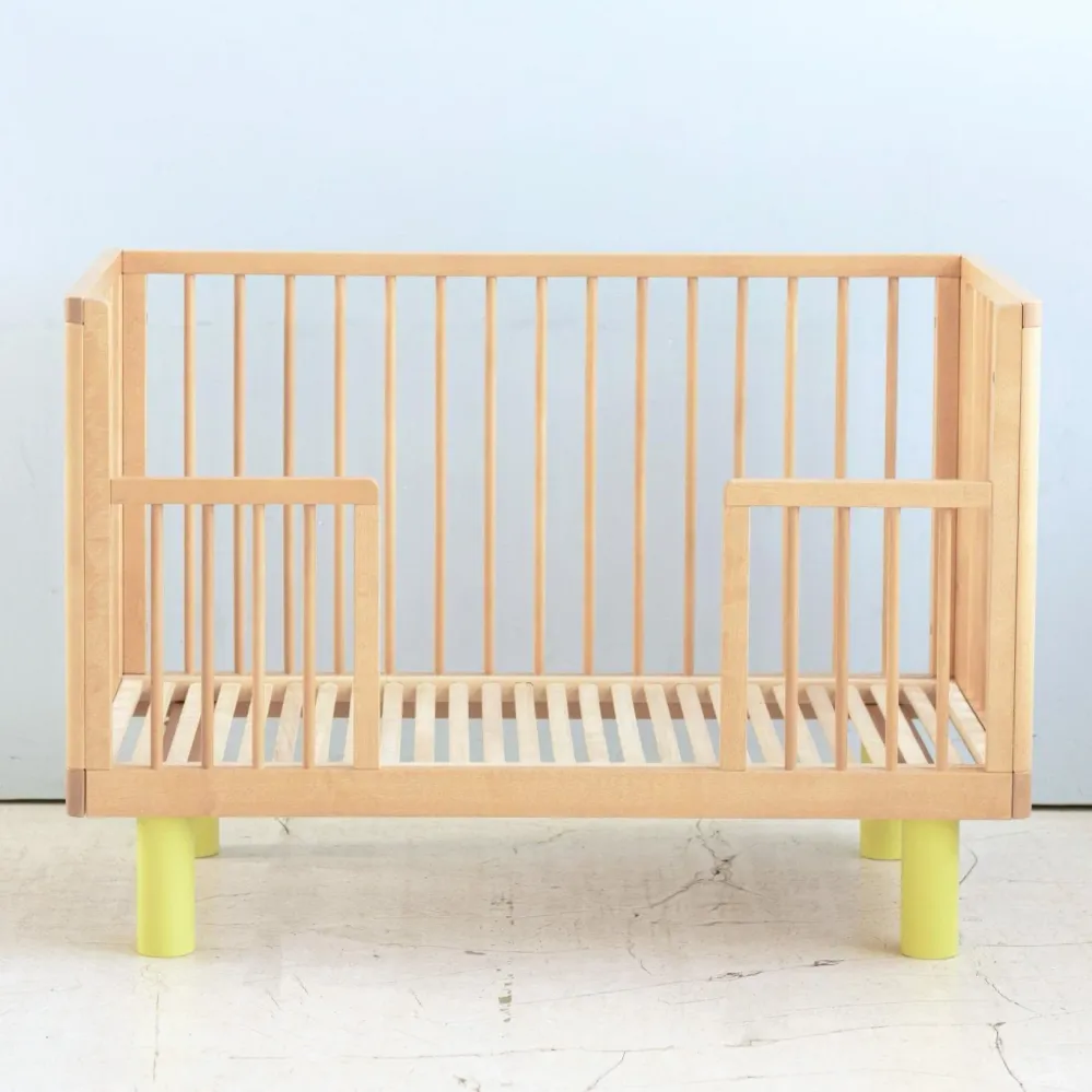 Karl & Fric Nox Cot 60x120 cm + Junior Rail % Set - Naturholz & Gelb