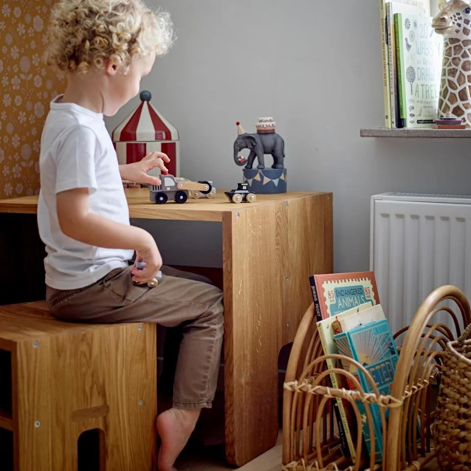 Kindertisch aus Eiche