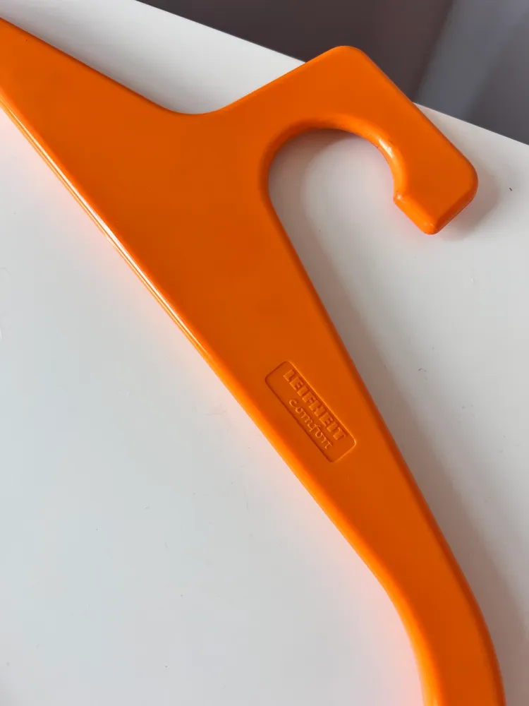 Kleiderbügel orange von Leifheit comfort