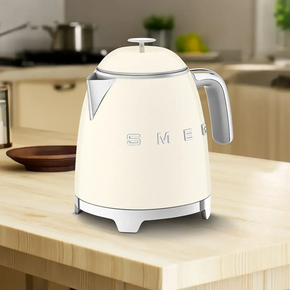 SMEG Mini-Wasserkocher Creme KLF05CREU