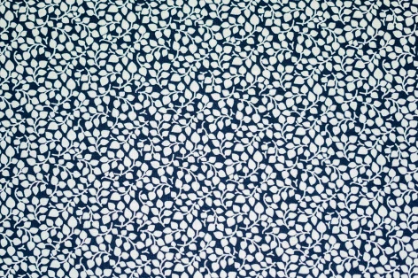Baumwollstoff Serie Mix & Match kleine Blätter altweiß auf dunkelblau