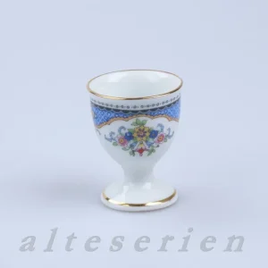 Eierbecher auf Fuß
