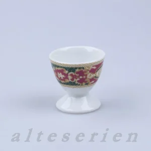 Eierbecher auf Fuß