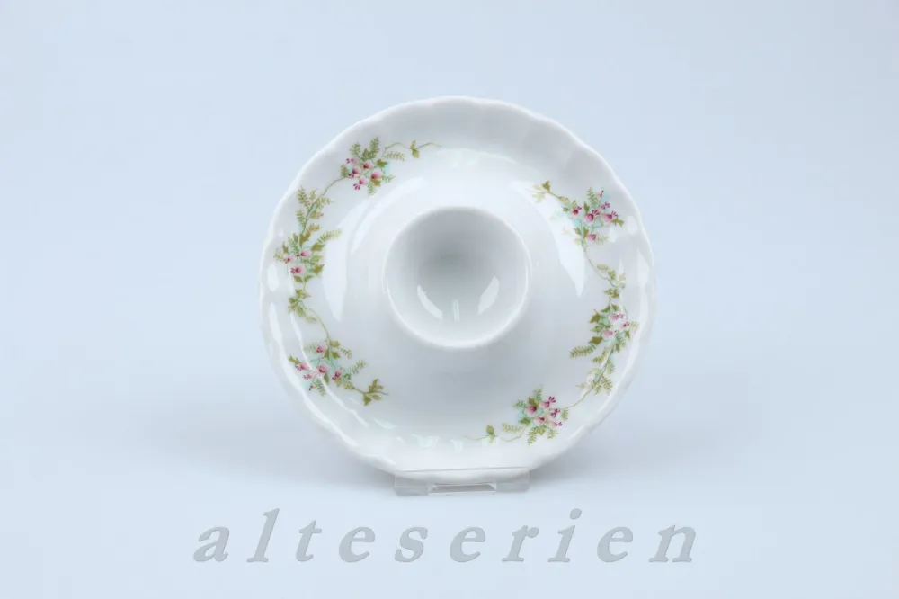 Eierbecher mit Schalenablage