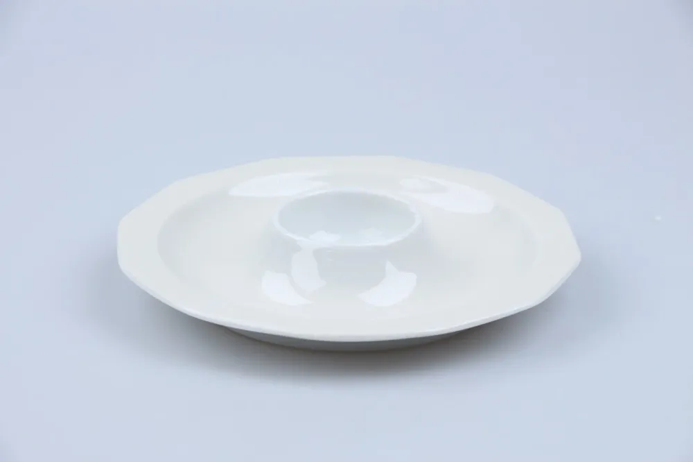 Eierbecher mit Schalenablage