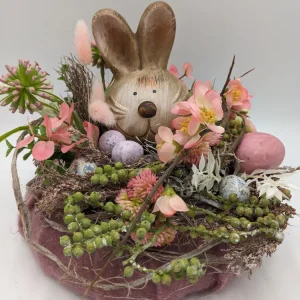 Ostergesteck Frühlingsgesteck Sedum Eier Hase Gräser rosa