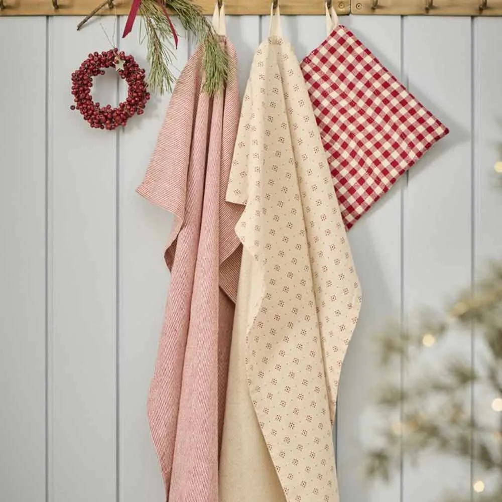 Ib Laursen - Topflappen Asta rot mit kleinen naturfarbigen Karos