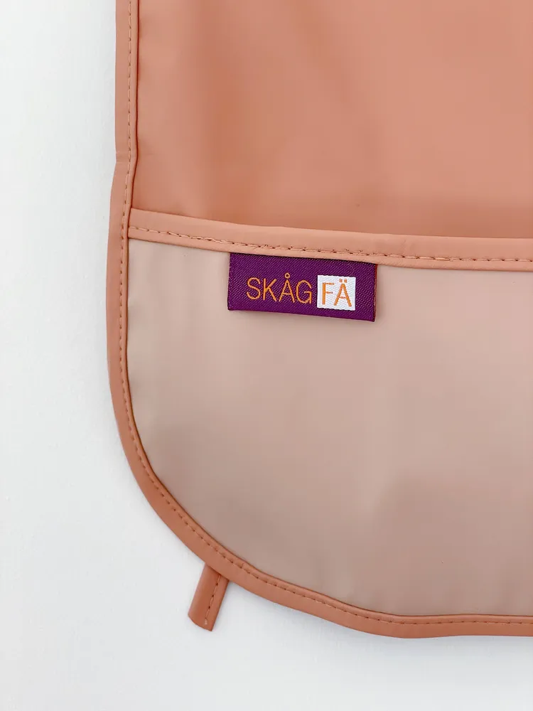 SKÅGFÄ Ärmellose Schürze - 18-36+ Monate - Natur Terracotta