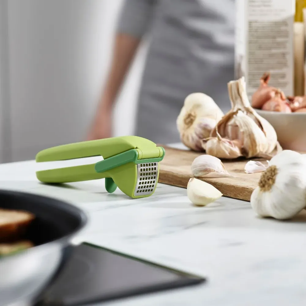 Knoblauchpresse Clean Force von Joseph Joseph