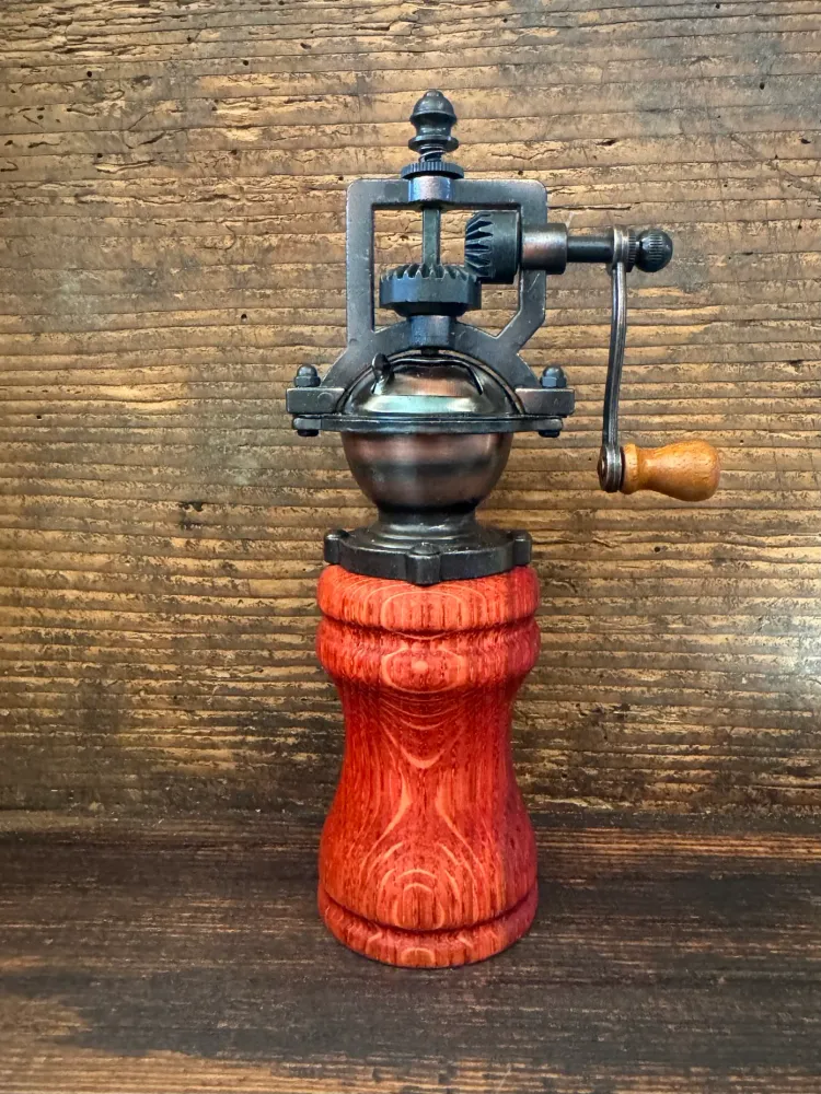 Pfeffermühle "Rustikal" Eiche rot gebeizt