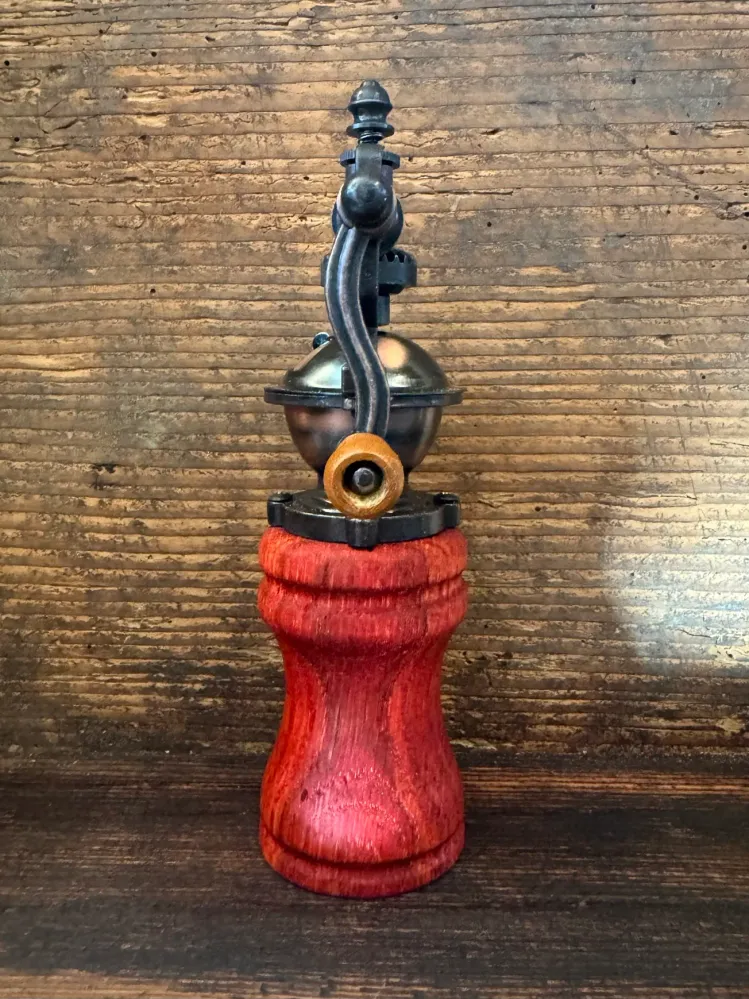 Pfeffermühle "Rustikal" Eiche rot gebeizt