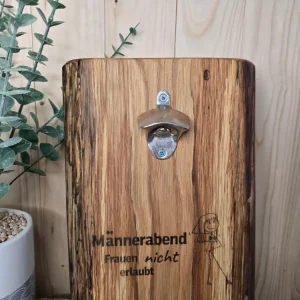 Männerabend - Wand-Flaschenöffner aus Holz mit Gravur