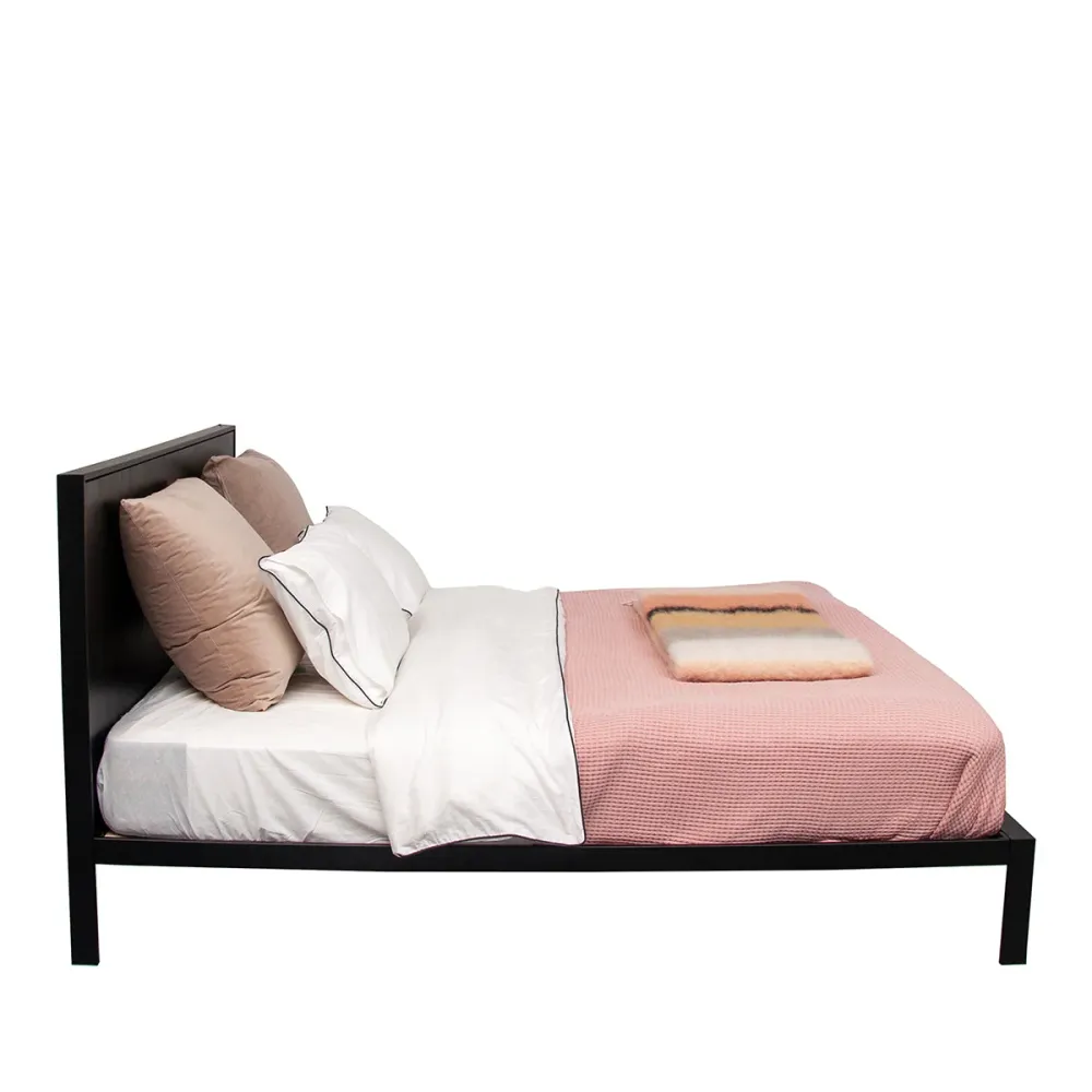 Emilio Bett – Schwarzes Holz/Schwarzes Metall