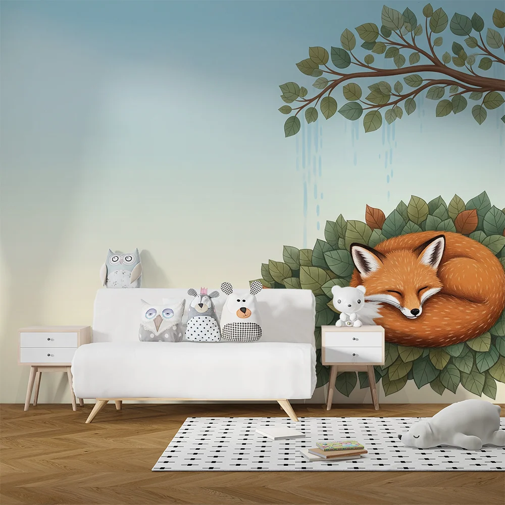 Kinderzimmer Tapete | Schlafender Fuchs auf einem Bett aus Blättern unter einem Baum
