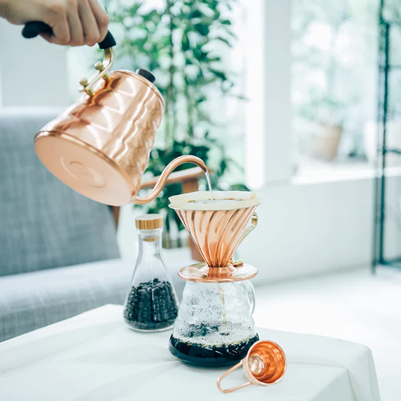 Hario V60 Pour-over-Set Copper 3-tlg., bestehend aus Kessel, Dripper & Löffel