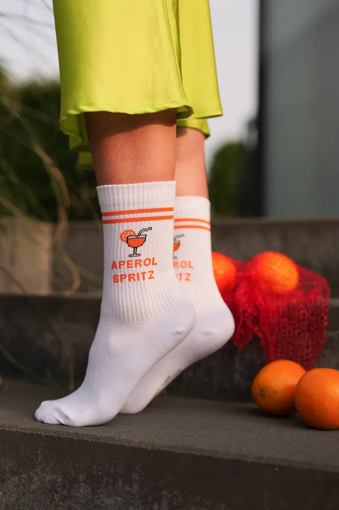 Aperol Spritz Socken – Lustige Statement Socken mit Drink Motiv