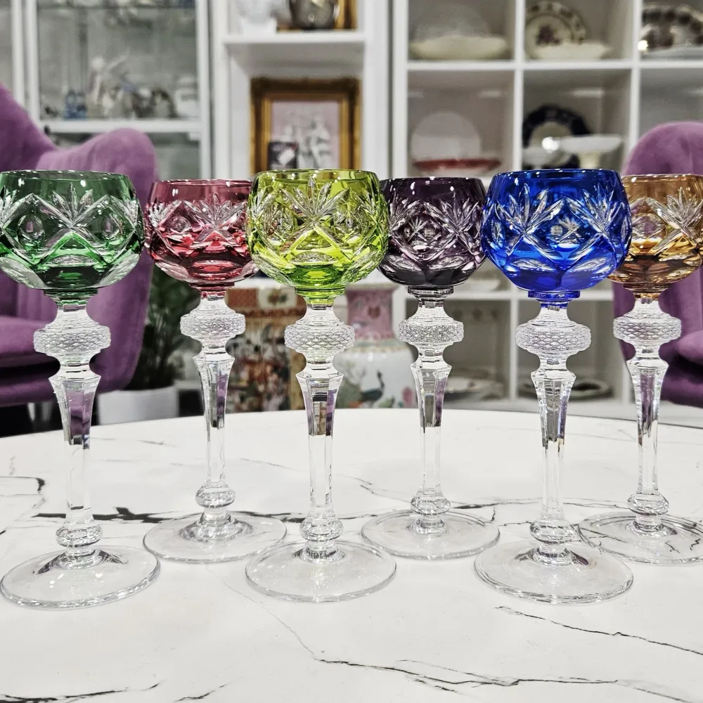 6 Stück. Sehr seltene, spektakuläre WMF Cristal Cabinet farbige Kristallgläser (60ml.)