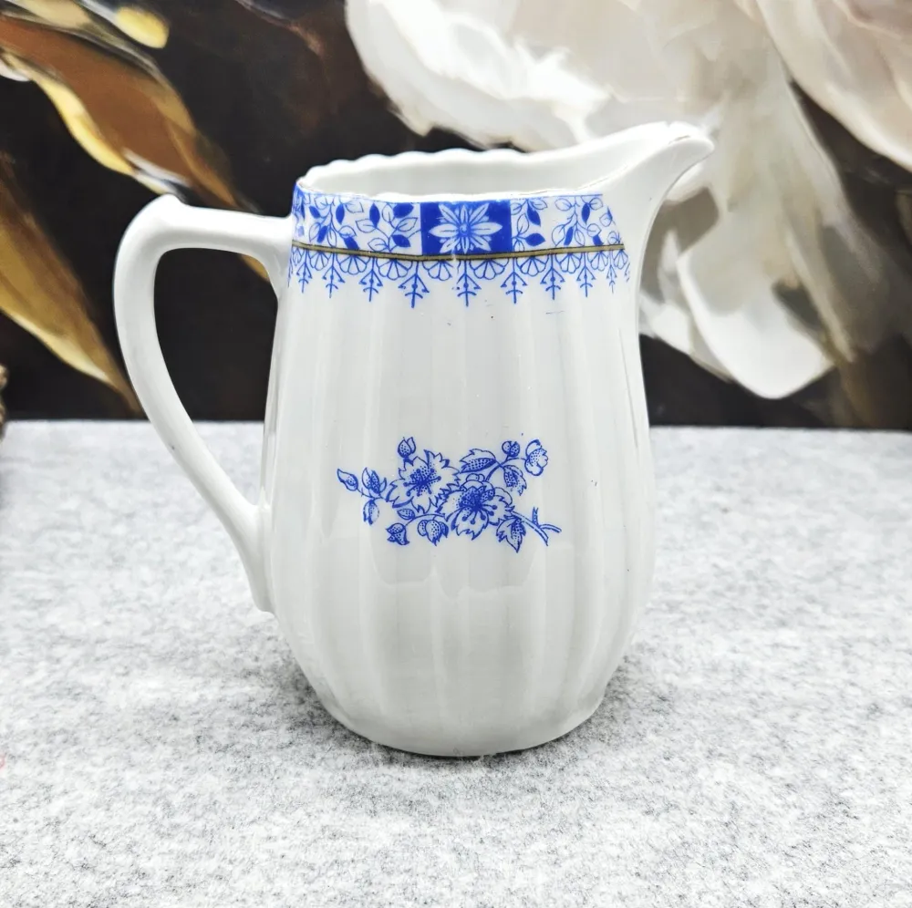 Wunderschönes China Blau Porzellan Milchkännchen (~350 ml)