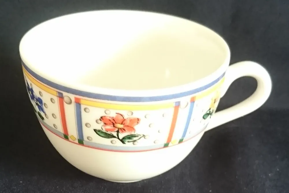 2er Set TEETASSEN "Flirt" - Porzellan, Flora Blumenblüten Pflanzen Linien Streifen Rand Motiv Dekor
