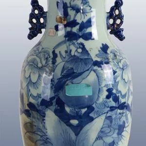 Antike Chinesische Vase aus Dekoriertem Weißem Porzellan
