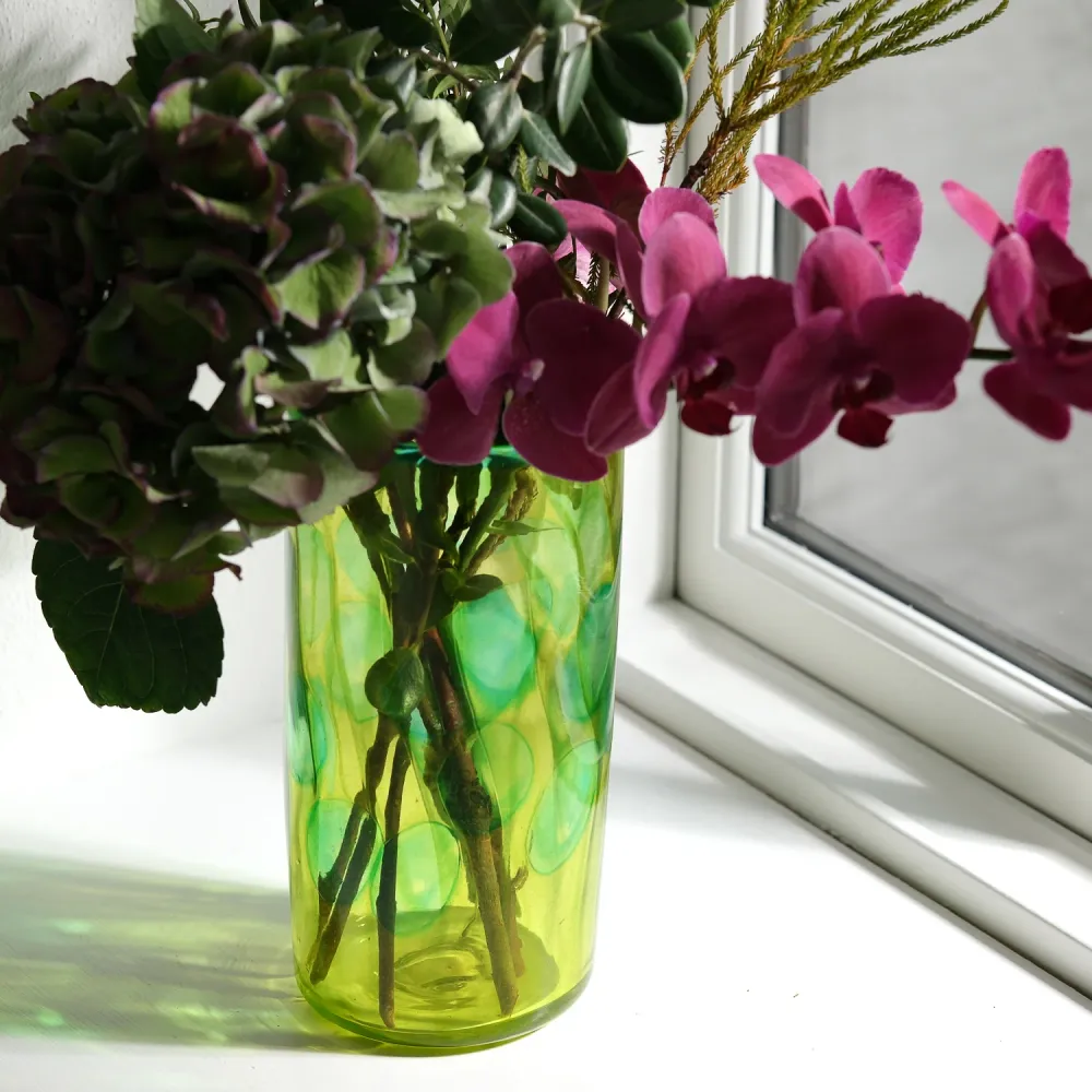 Barbara Ebner von Eschenbach, Glas Vase, 22cm, zylindrisch | gelbgrün (BE39)
