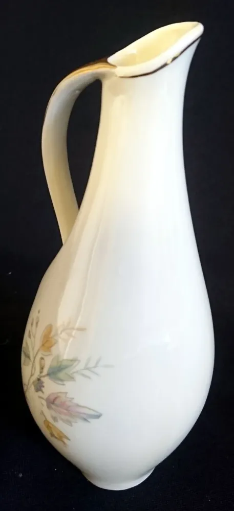 BLUMENVASE MIT GRIFF- Porzellan, Goldrand Griff Flora Pflanzen Blumen Blüten Motiv Dekor