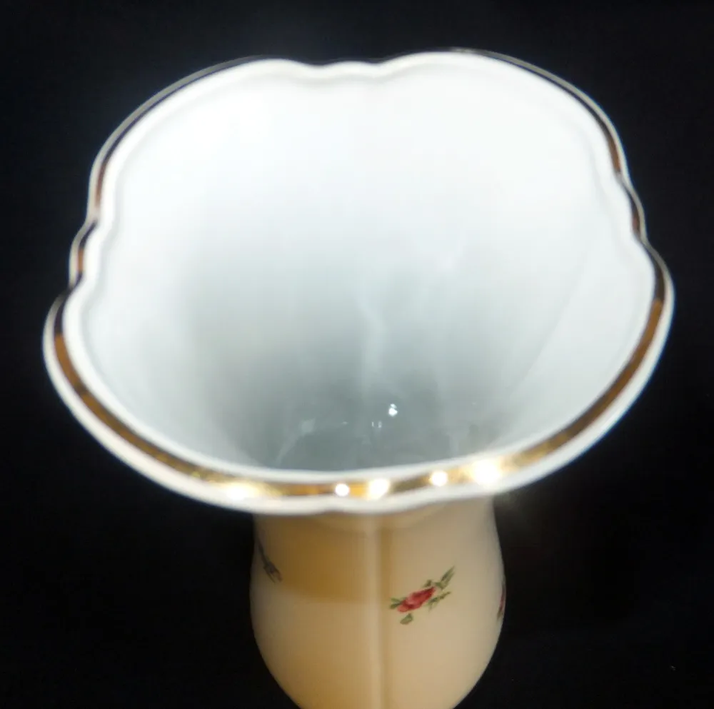 BLUMENVASE - Porzellan, Goldrand Flora Blumenblüten Pflanzen Motiv Dekor