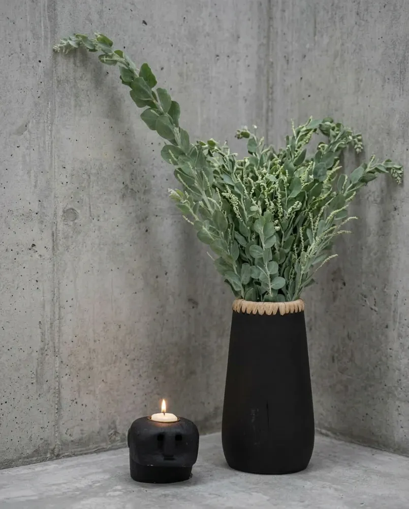 Die Cunning Vase - Schwarz Natur - M
