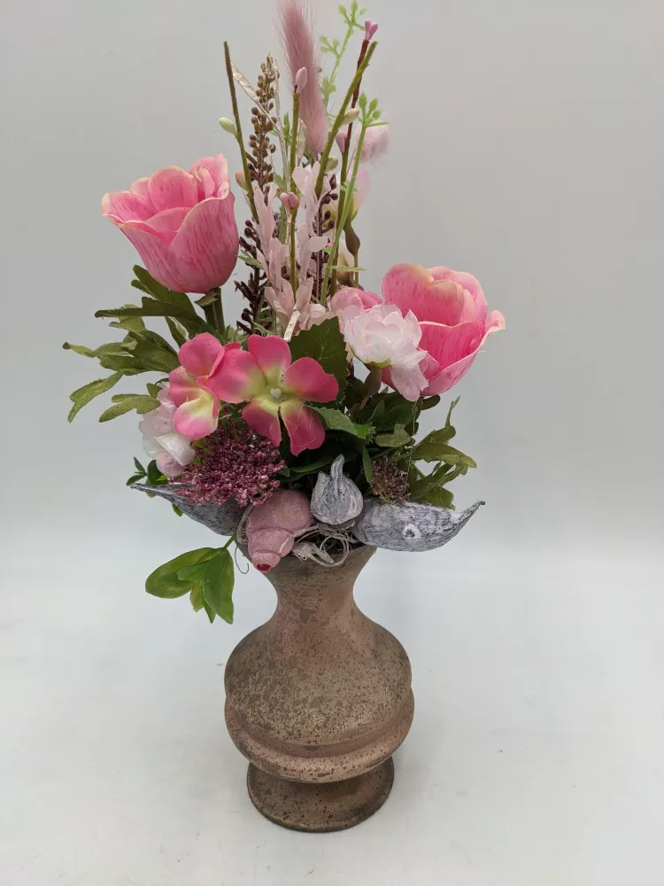Frühlingsgesteck Vase Mohn Gräser rosa
