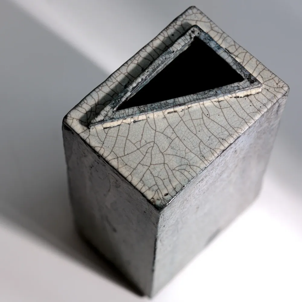 Gundula Sommerer, Raku Vase, eckig hoch | blaugrün (GS185)